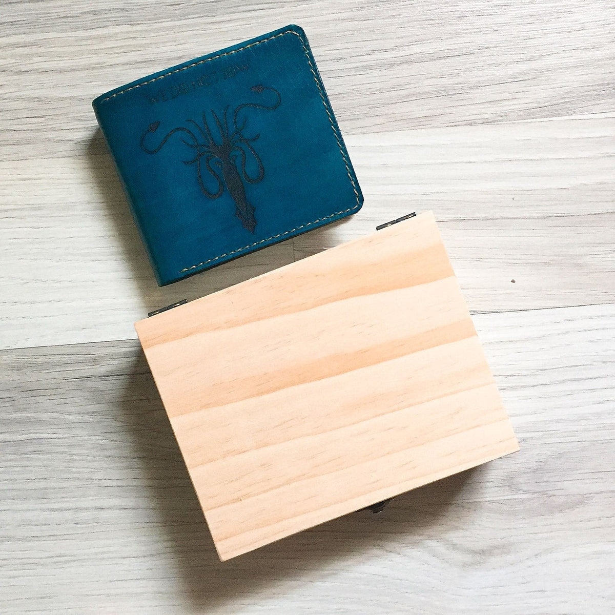EXTRA SERVICE - Pinewood box with pesonalized name/text/initials engraving