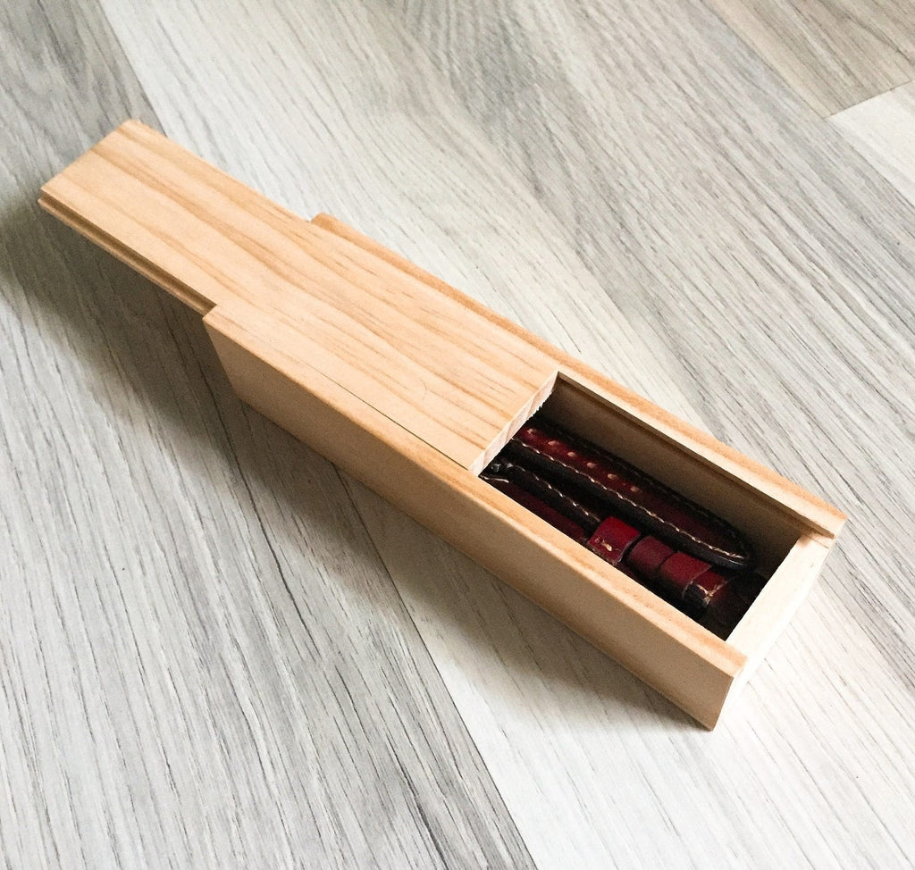 EXTRA SERVICE - Pinewood box with pesonalized name/text/initials engraving