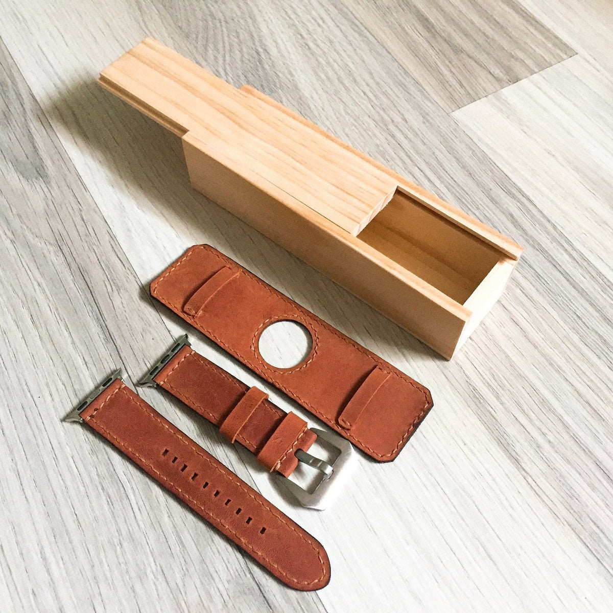EXTRA SERVICE - Pinewood box with pesonalized name/text/initials engraving