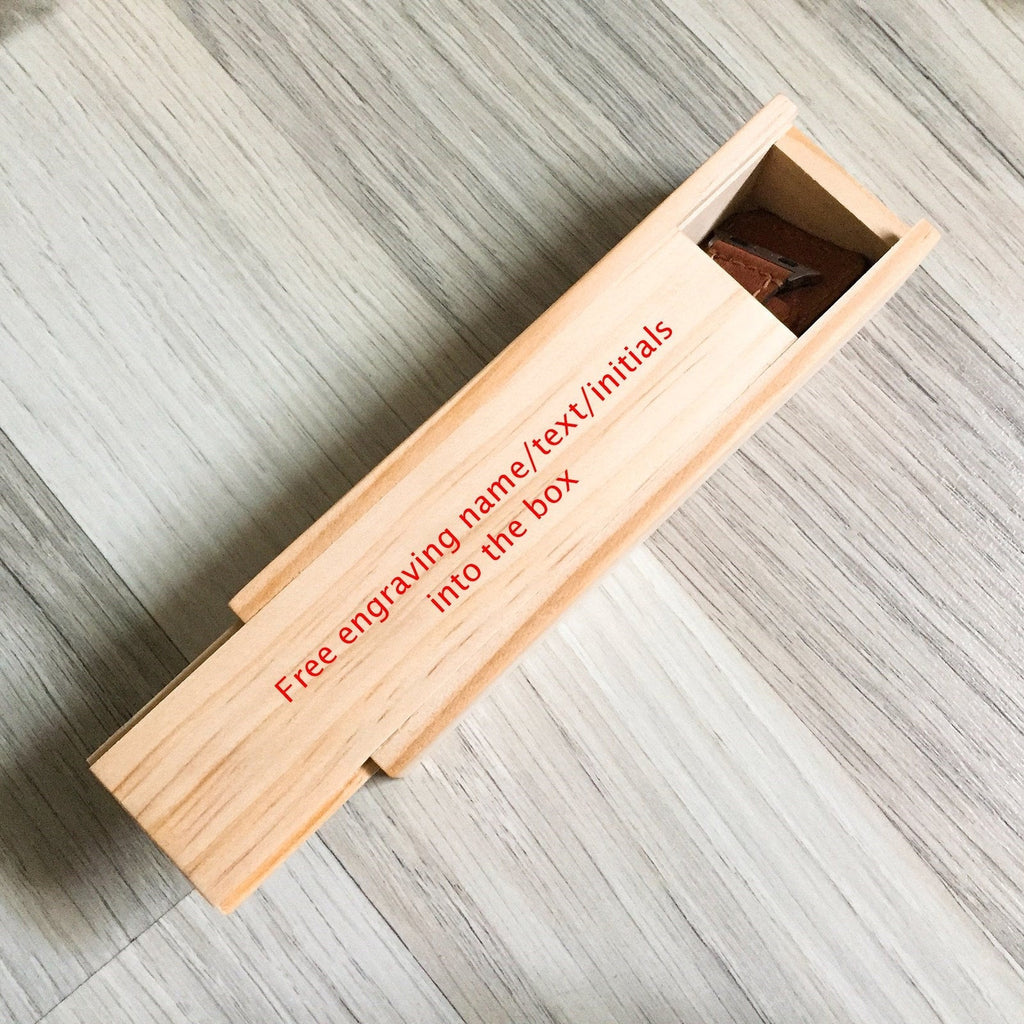 EXTRA SERVICE - Pinewood box with pesonalized name/text/initials engraving