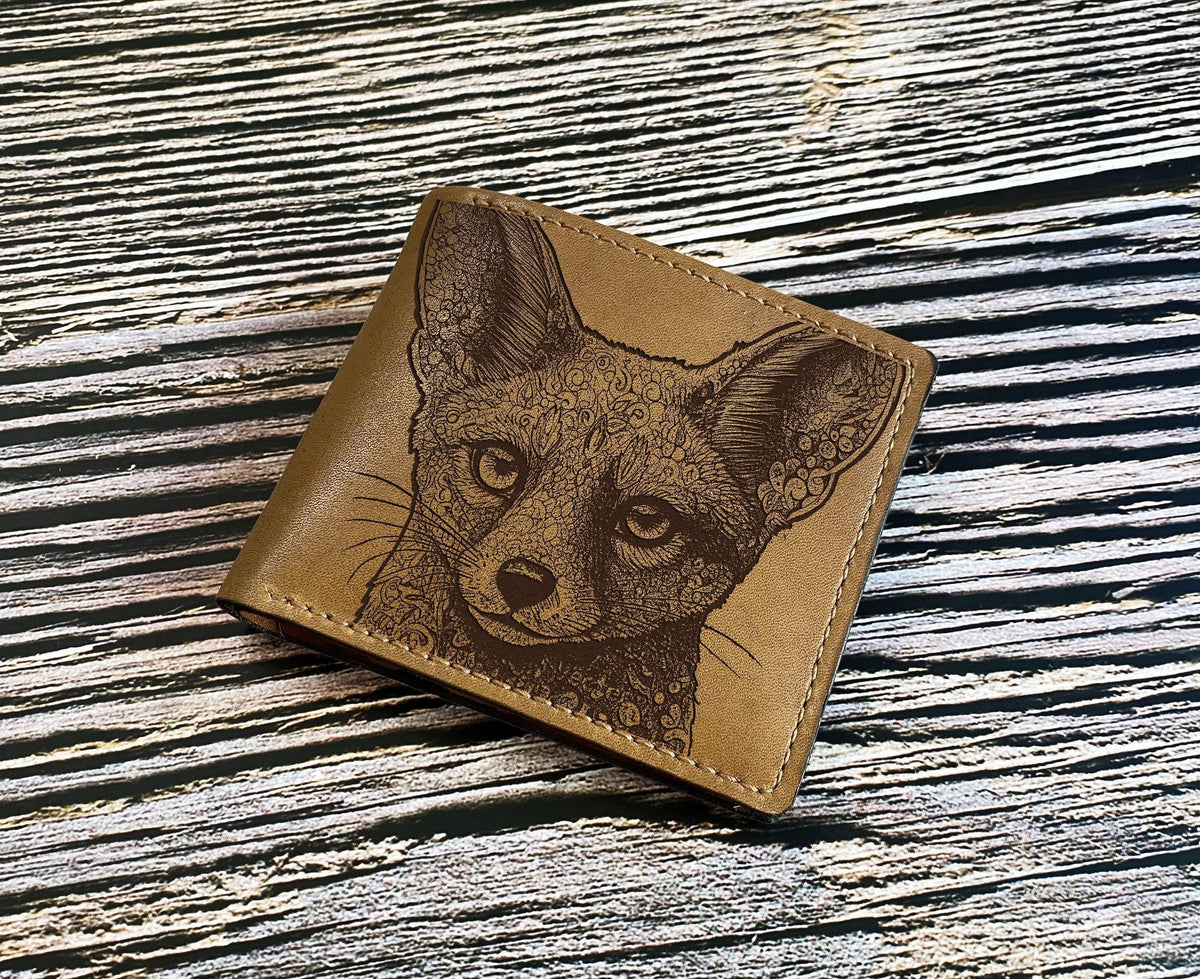 Feline Fox Leather Wallet: Custom Engraved Animal Pattern