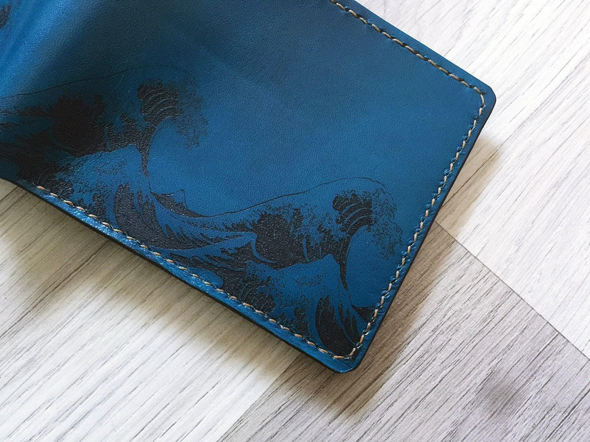 Hokusai Wave Leather Bifold Wallet: Personalized Japanese Gift
