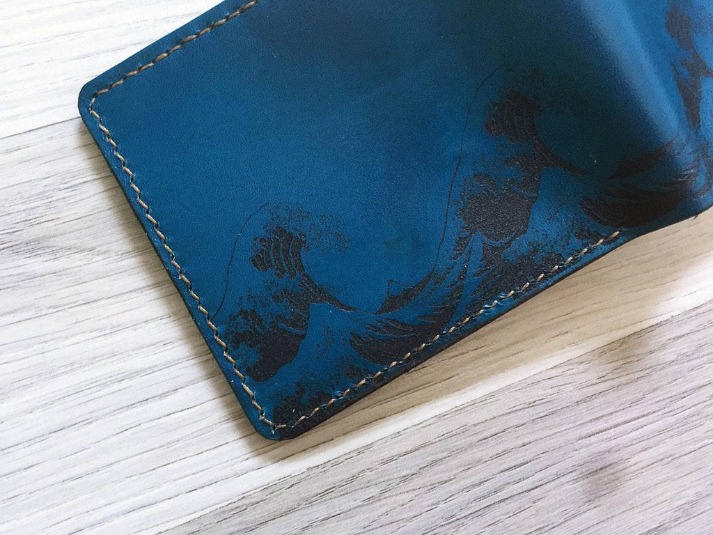 Hokusai Wave Leather Bifold Wallet: Personalized Japanese Gift
