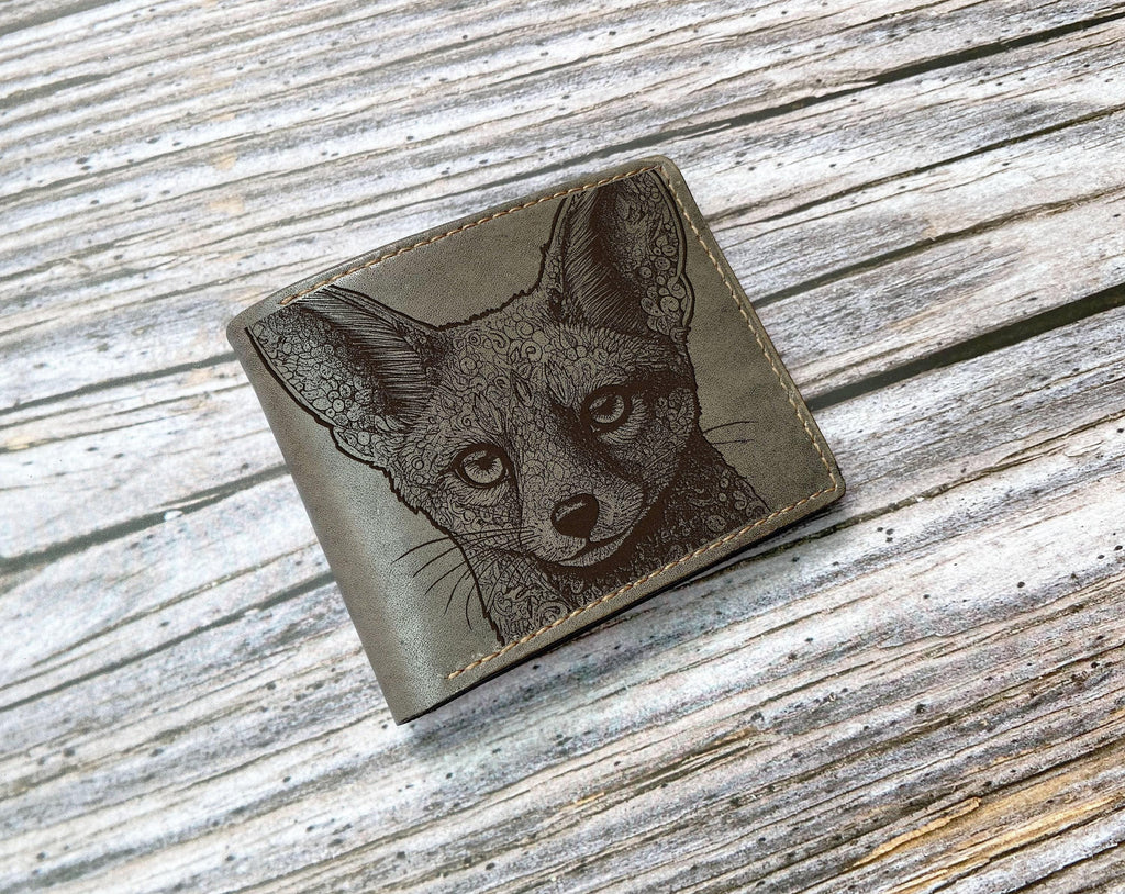 Feline Fox Leather Wallet: Custom Engraved Animal Pattern
