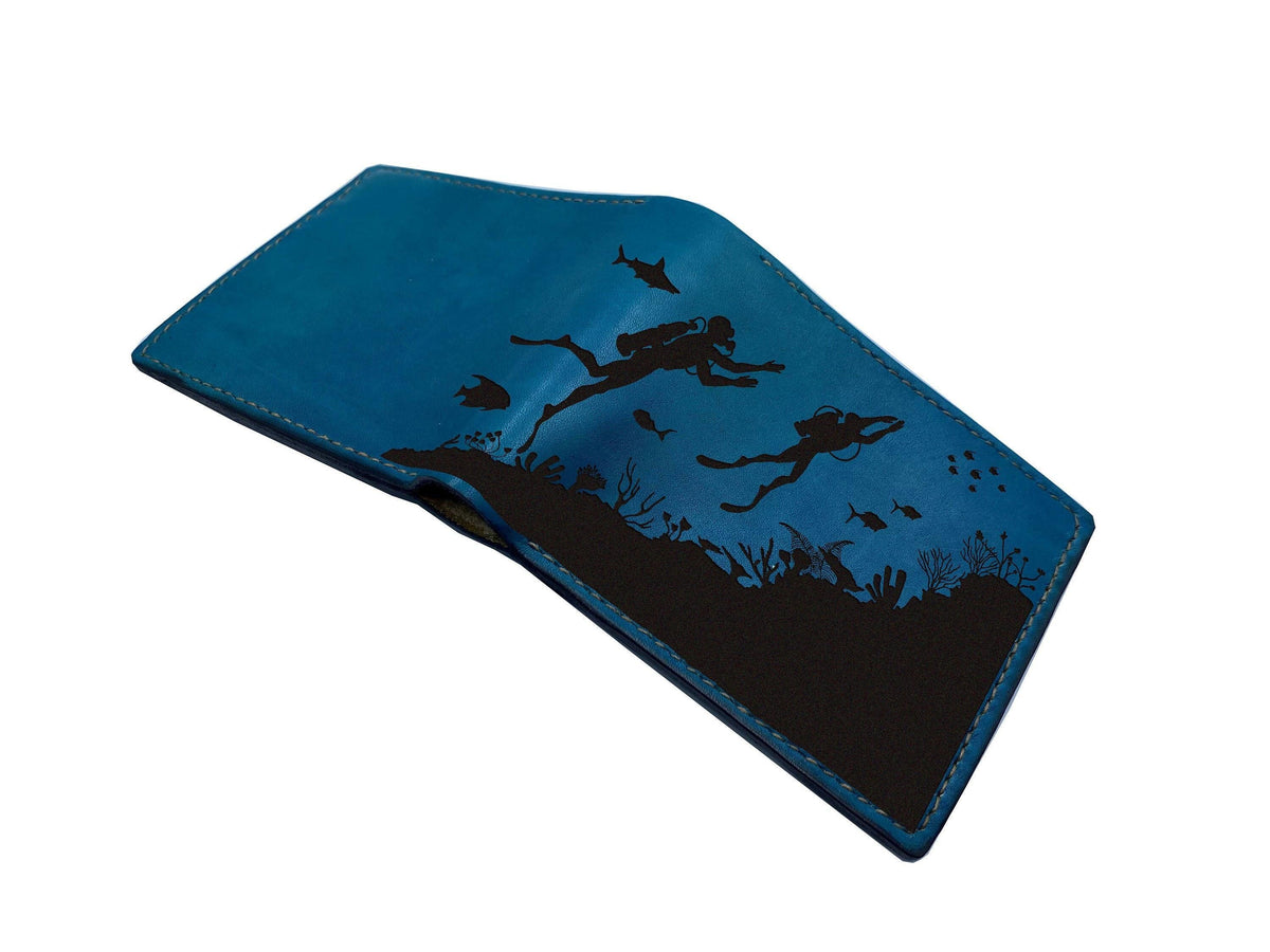 Diving Leather Men's Wallet: Handmade Ocean Coral Art