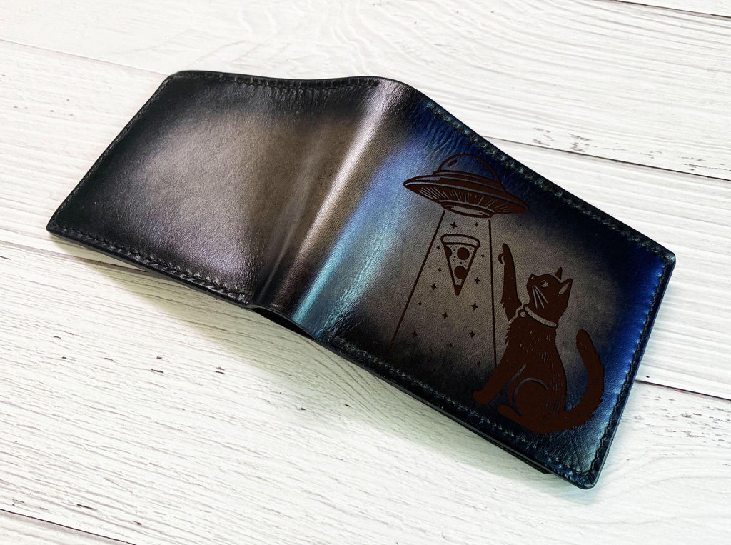 Alien Cat Leather Wallet: Handcrafted Bifold, Custom Engraved